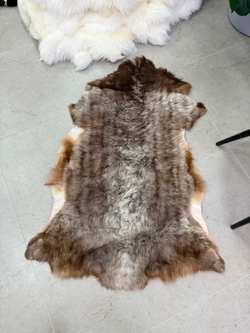 Шкура коврик меховой прикроватный овчина, 120х65 см.