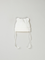 Шапка трикотажная на завязках "Молочный" 0+