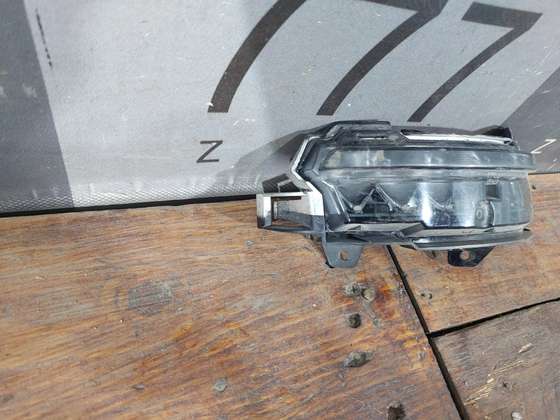 Повторитель поворота в зеркало правый RR Evoque 1 15-18 Б/У Оригинал LR048351