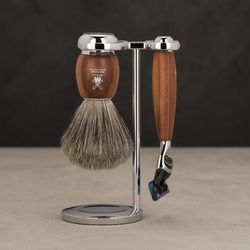 Бритвенный набор MUEHLE VIVO, слива, натуральный барсучий ворс, бритва Fusion (S 81 H 331 F)