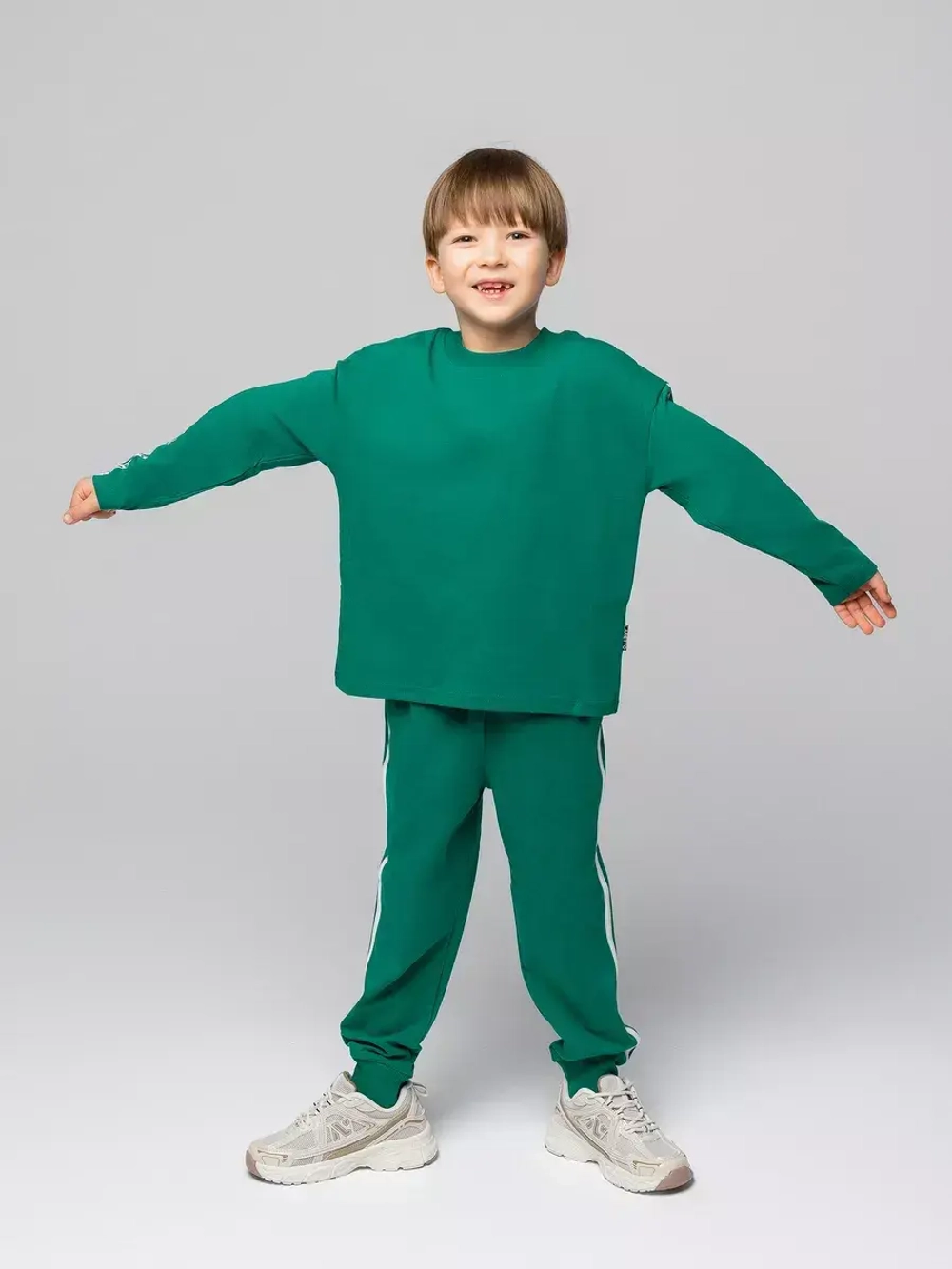 Спортивный костюм для мальчика в школу