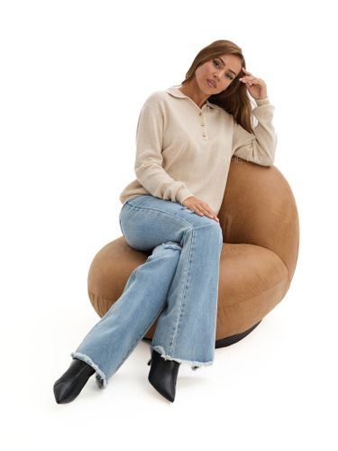 Бежевое поло с длинным рукавом из шерсти