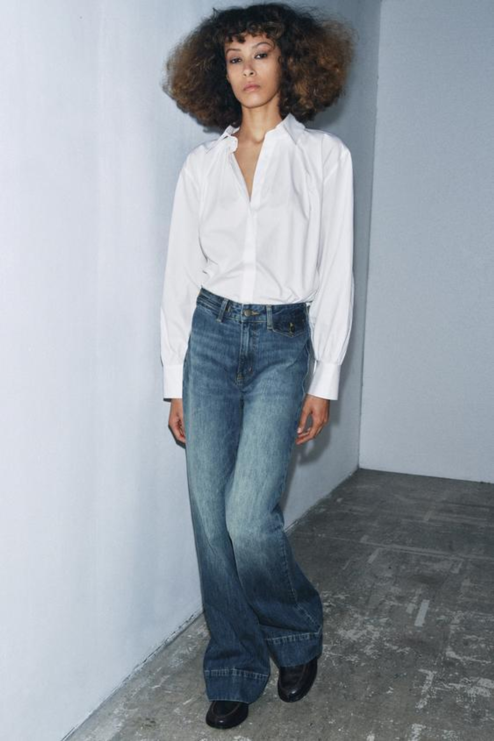 ZARA ДЖИНСЫ FLARE С ВЫСОКОЙ ПОСАДКОЙ — ZW COLLECTION, СИНИЙ