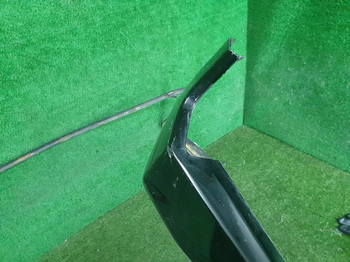 Молдинг решетки радиатора Lexus LX 3 (2015-2023)