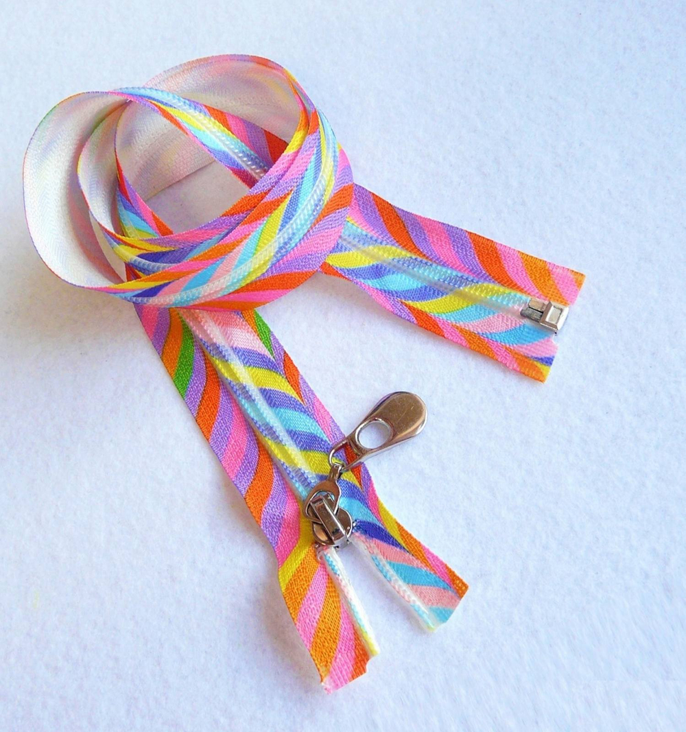 Молния (витая, Т5, 70 см), принт- Цветные полоски