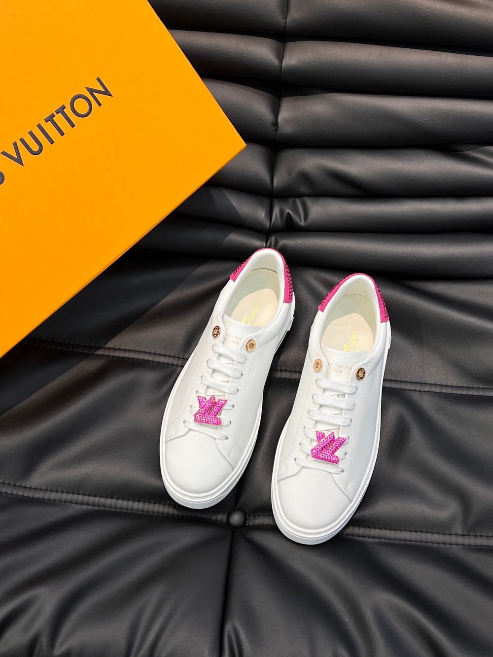 Louis Vuitton Time Out