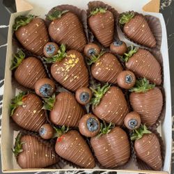 16 клубник + голубика в золоте