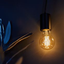 IL-V-A60-40-GOLDEN-E27 CW01 Лампа накаливания Vintage. Форма A. Форма нити CW. Картон. ТМ Uniel