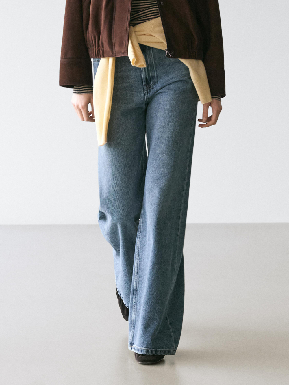 Massimo Dutti Джинсы-клеш со средней посадкой, средне-синий