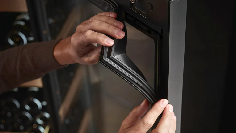 Встраиваемый винный шкаф Liebherr UWpri 3782