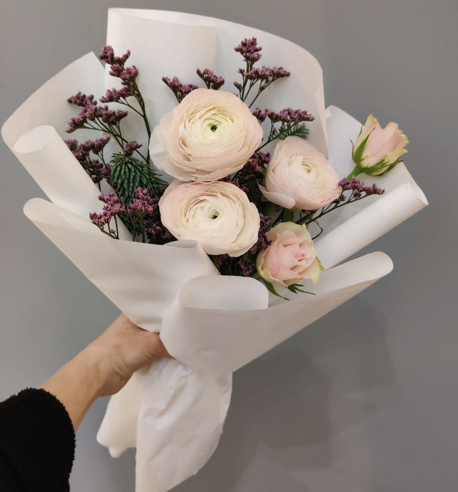 Букет "Нежность ранункулюсов"