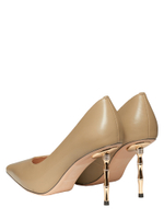 Женские туфли бежевые с бамбуковым каблуком