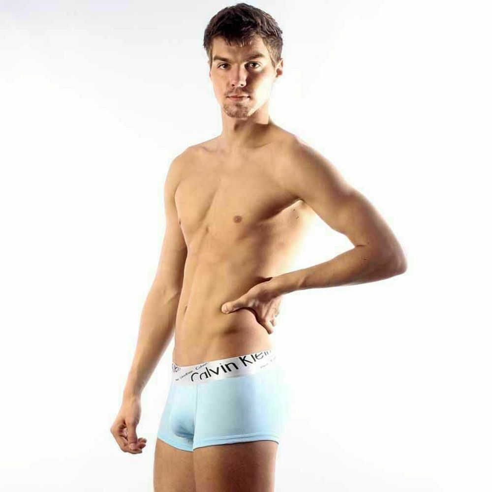 Мужские трусы боксеры светло-голубые с косой резинкой Calvin Klein Steel Boxer Italics Sky Blue