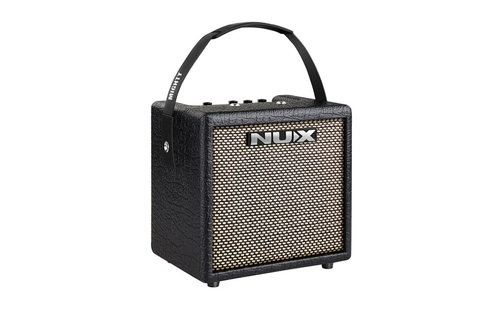 Nux Mighty-8BT-MKII Цифровой комбо усилитель, портативный, 8Вт. Динамик: 6,5 дюйма, 4 Ом, 10 Вт. Размеры: 240 х 166 х 220 мм. Вес: 2,96 кг.