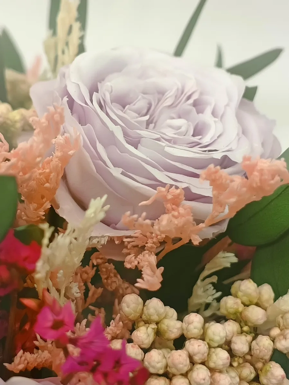 натуральные пионы в стекле, вакуум