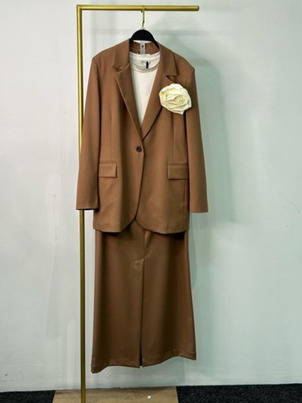 Двойка Clothe из жакета и юбки