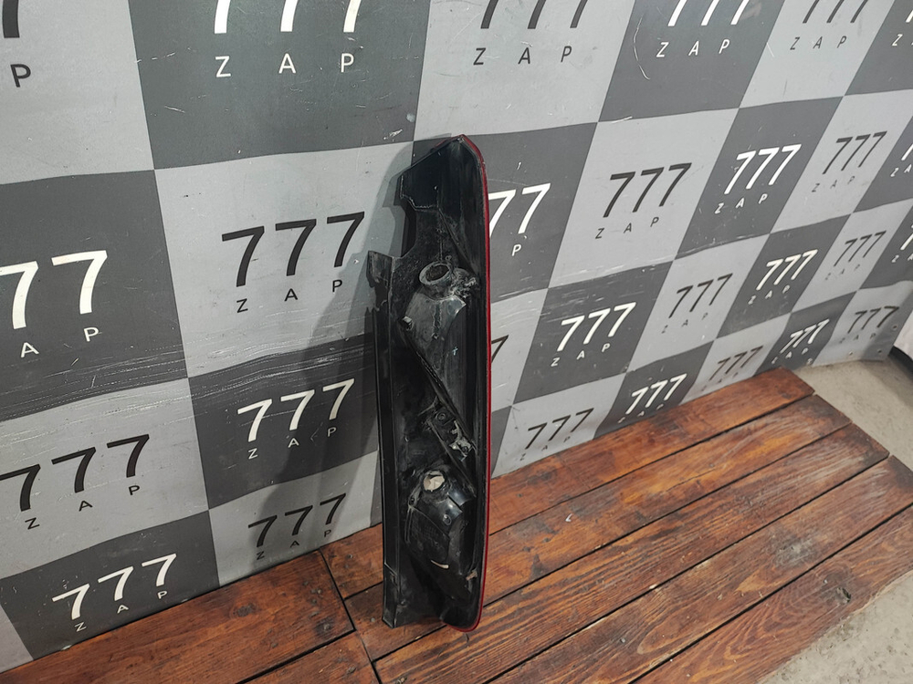 Фонарь задний левый Ford Focus 2 08-11 Б/У Оригинал 1520769