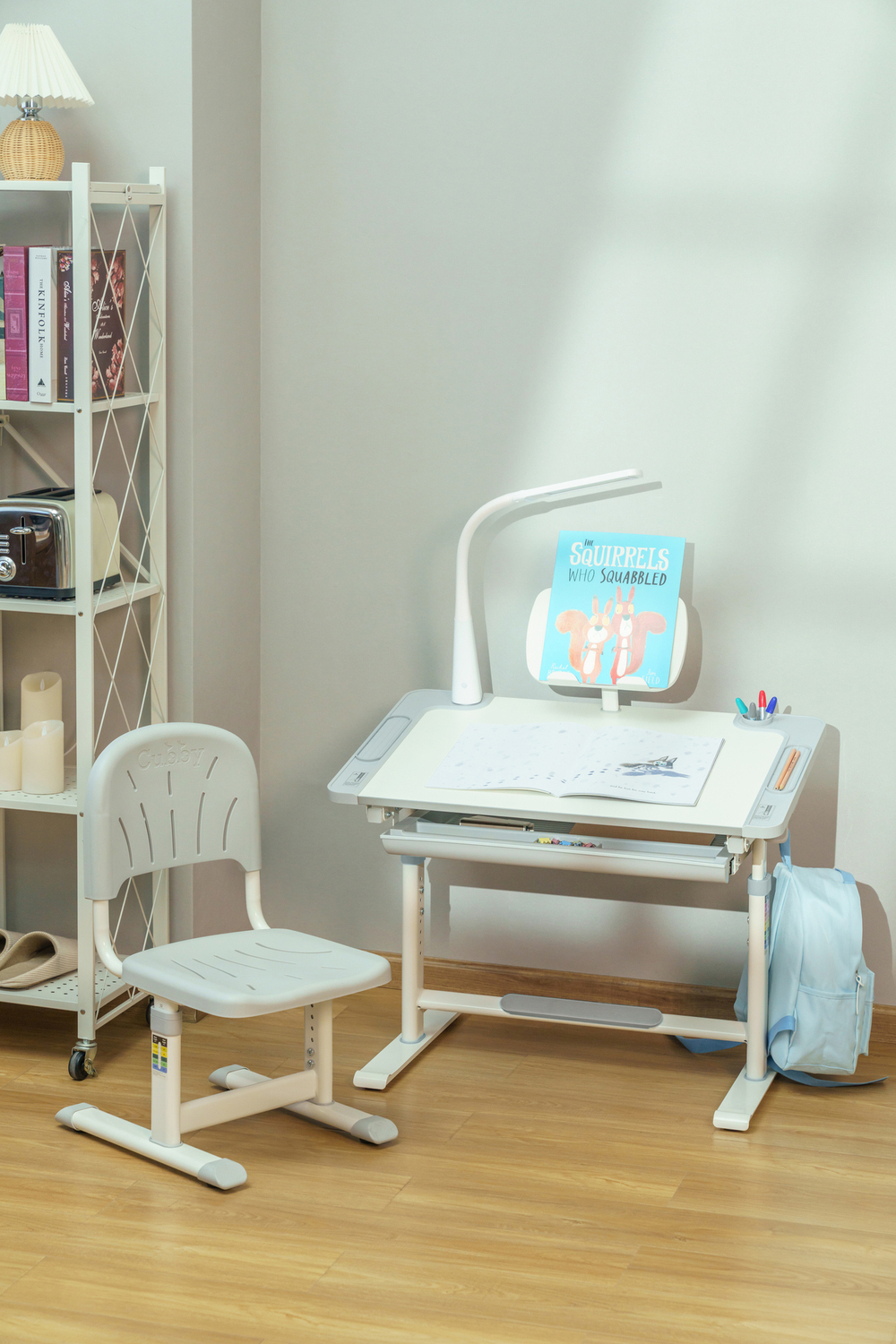 Комплект растущей детской мебели Cubby Lupin парта + стул + выдвижной ящик + подставка + лампа