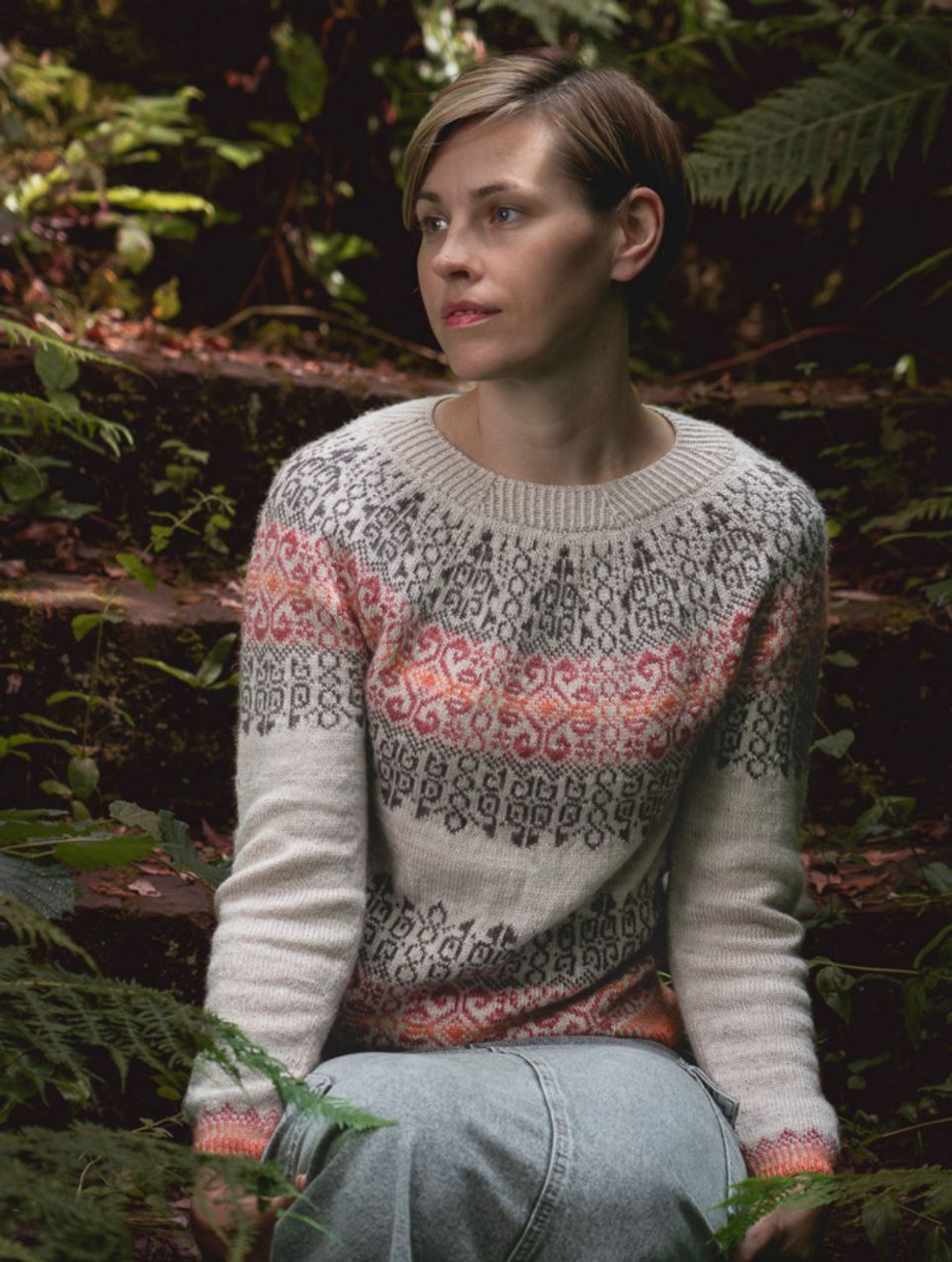 Описание по вязанию джемпера спицами "Moon Song"