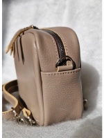 Сумка женская из натуральной кожи бежевая через плечо