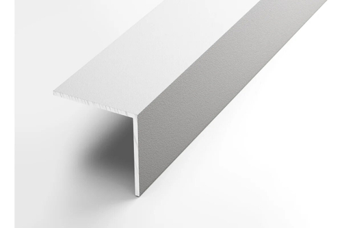 Алюминиевый уголок 15х15х1 L=2,7м Белый