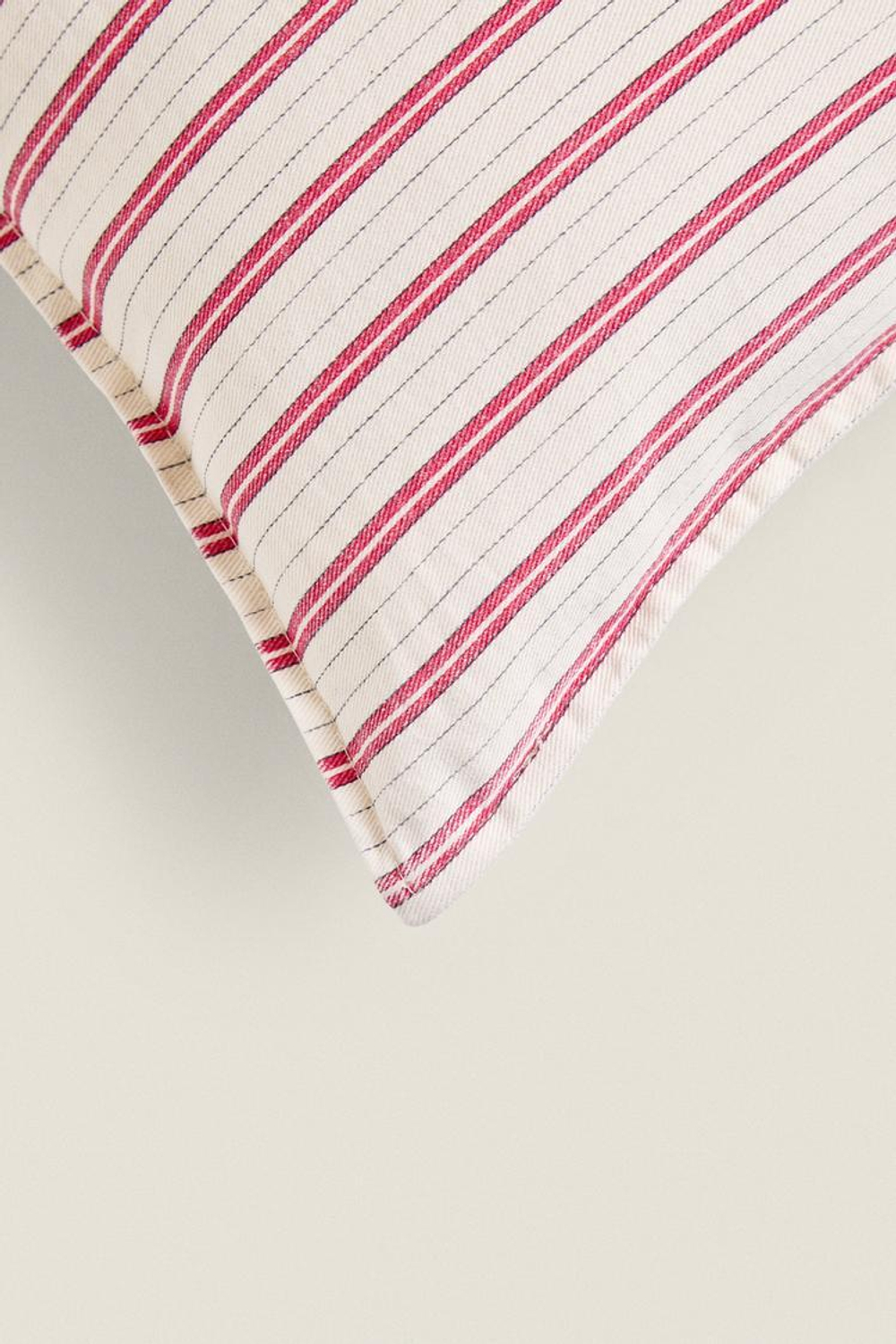 ZARA HOME ЧЕХОЛ НА ПОДУШКУ С КОНТРАСТНОЙ ПОЛОСКОЙ, КРАСНЫЙ