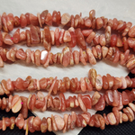 Родохрозит природный, чипсы 8-11мм, яркий цвет, цена за нить 10см