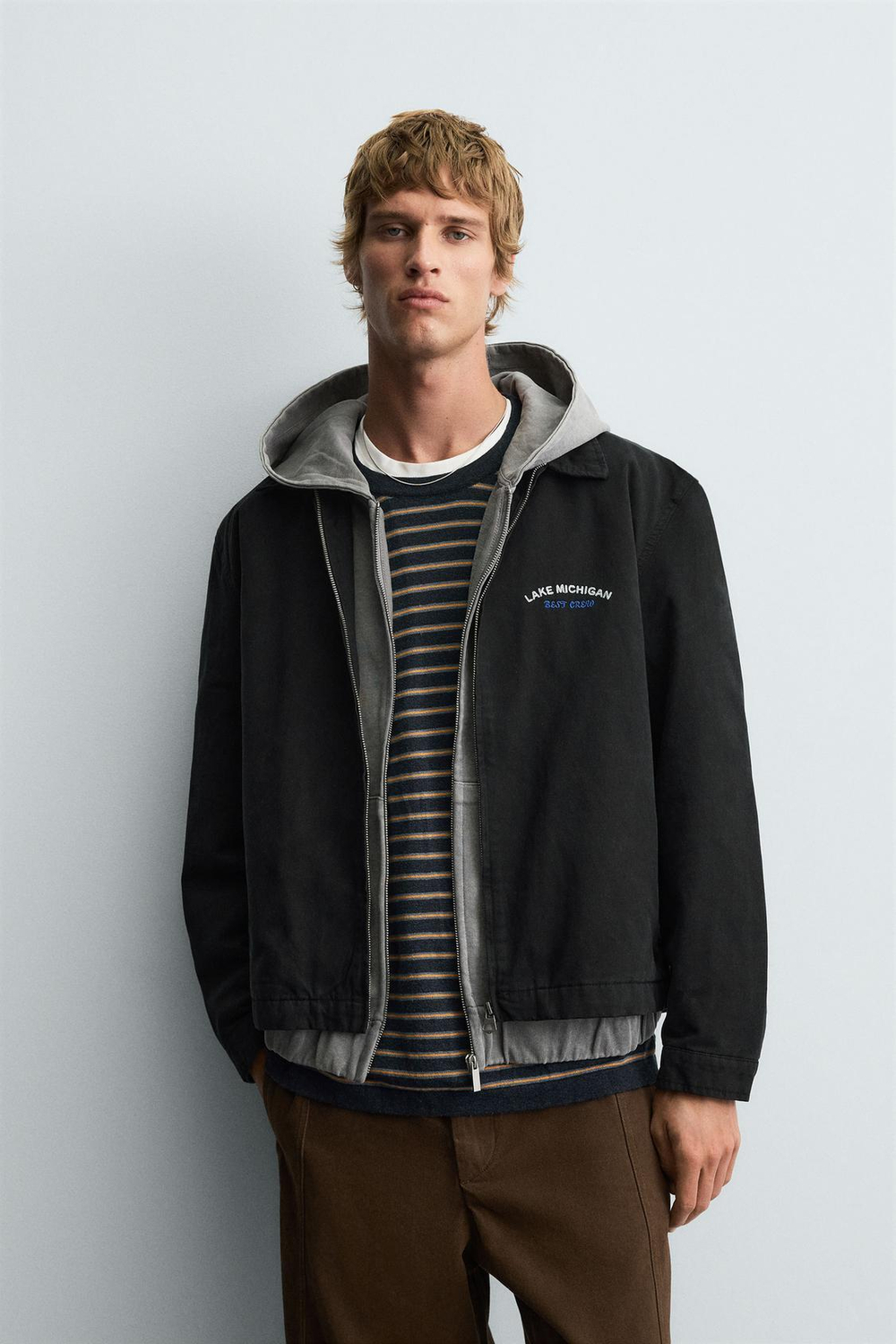 ZARA КУРТКА С ВЫШИВКОЙ И МОЛНИЕЙ, ЧЕРНЫЙ