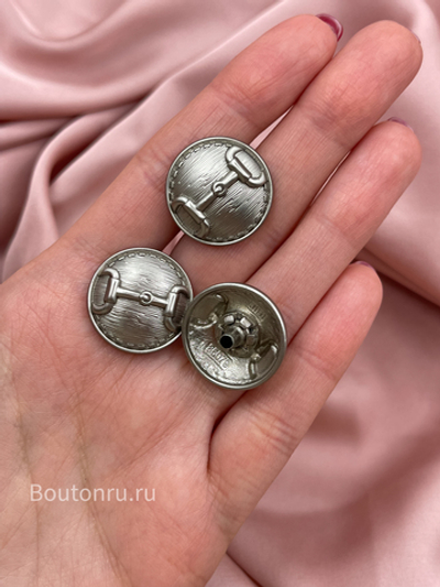 Шляпка под установочные кнопки серебристые в стиле Гучч.