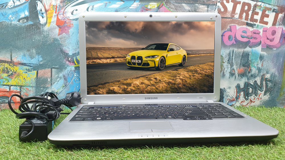Ноутбук Samsung i5/8 Gb/310M/  NP-R530 [np-r530-jt02ru]/ Windows 7