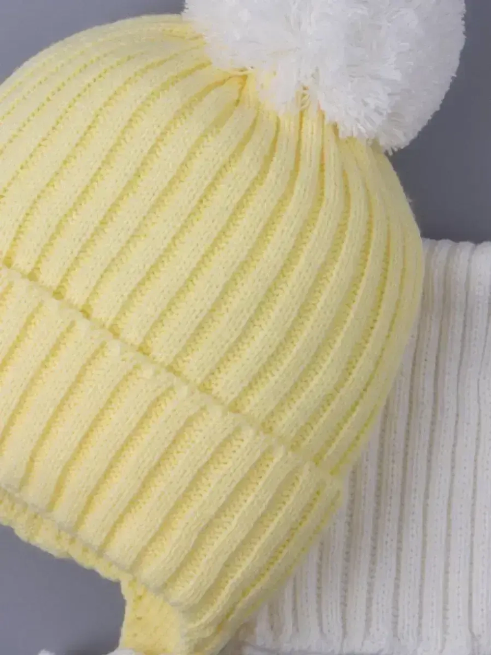 Шапка детская осенняя вязаная и снуд