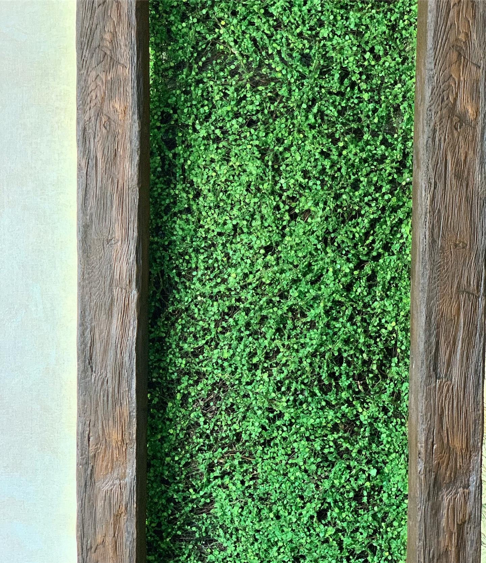 19.10. Панно из искусственной зелени.