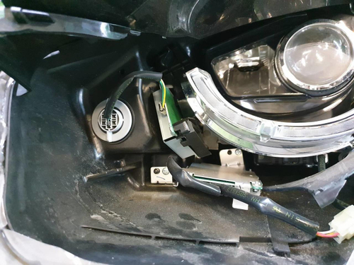 Битая Фара левая Mazda CX-5 1 (2015-2017) LED