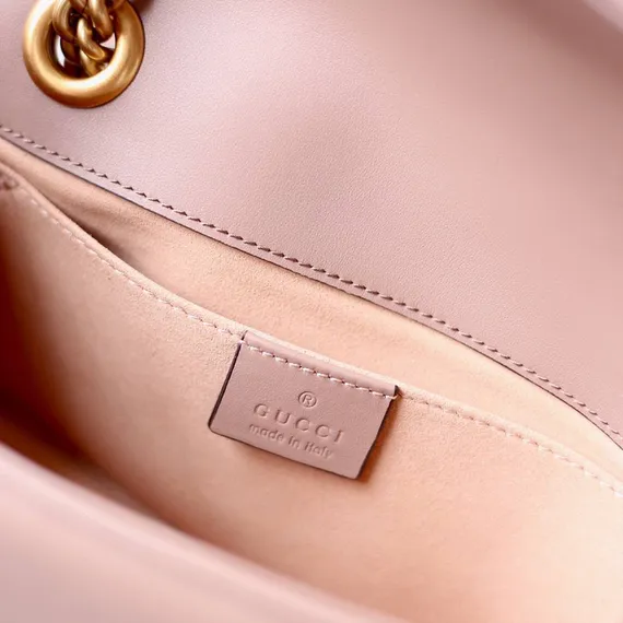 Мини-сумка на плечо Gucci GG Marmont из стеганой кожи