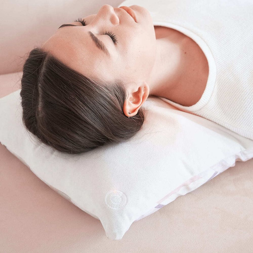 Беспроводная массажная интерьерная подушка GESS Decora — бежевая