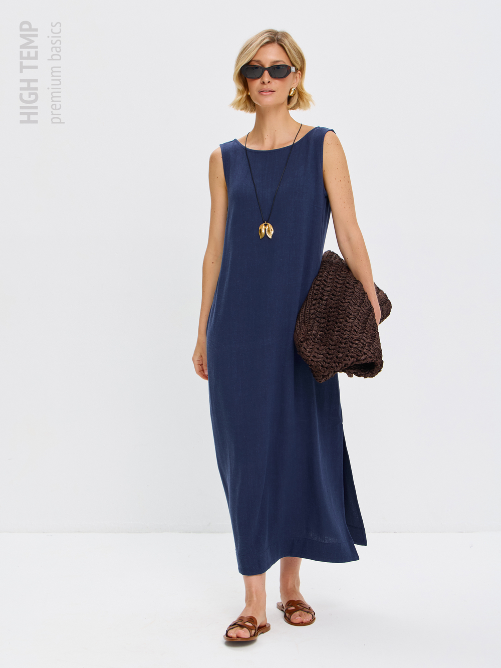 Льняной сарафан макси с карманами