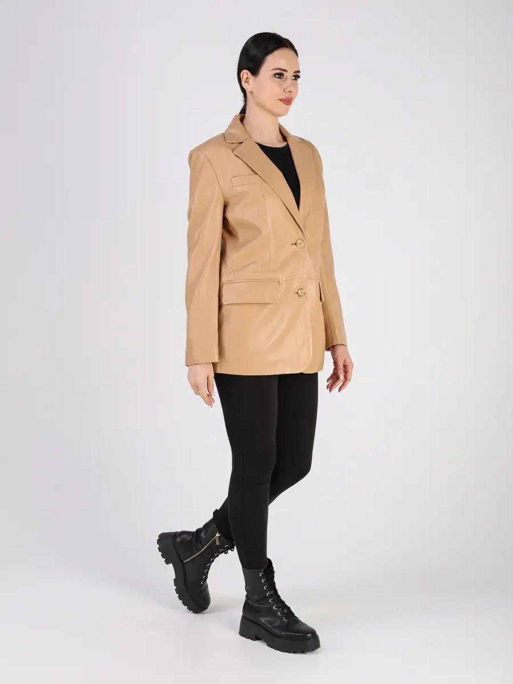 Кожаная куртка демисезонная блейзер