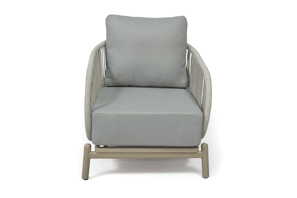 "Прато" кресло из искусственного ротанга, цвет светло-серый, каркас под дерево (холодно-бежевый)