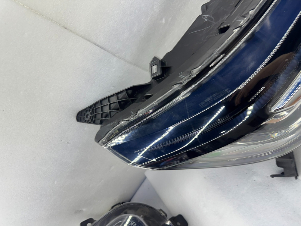 Блок LED-фары для Honda Avancier оригинал