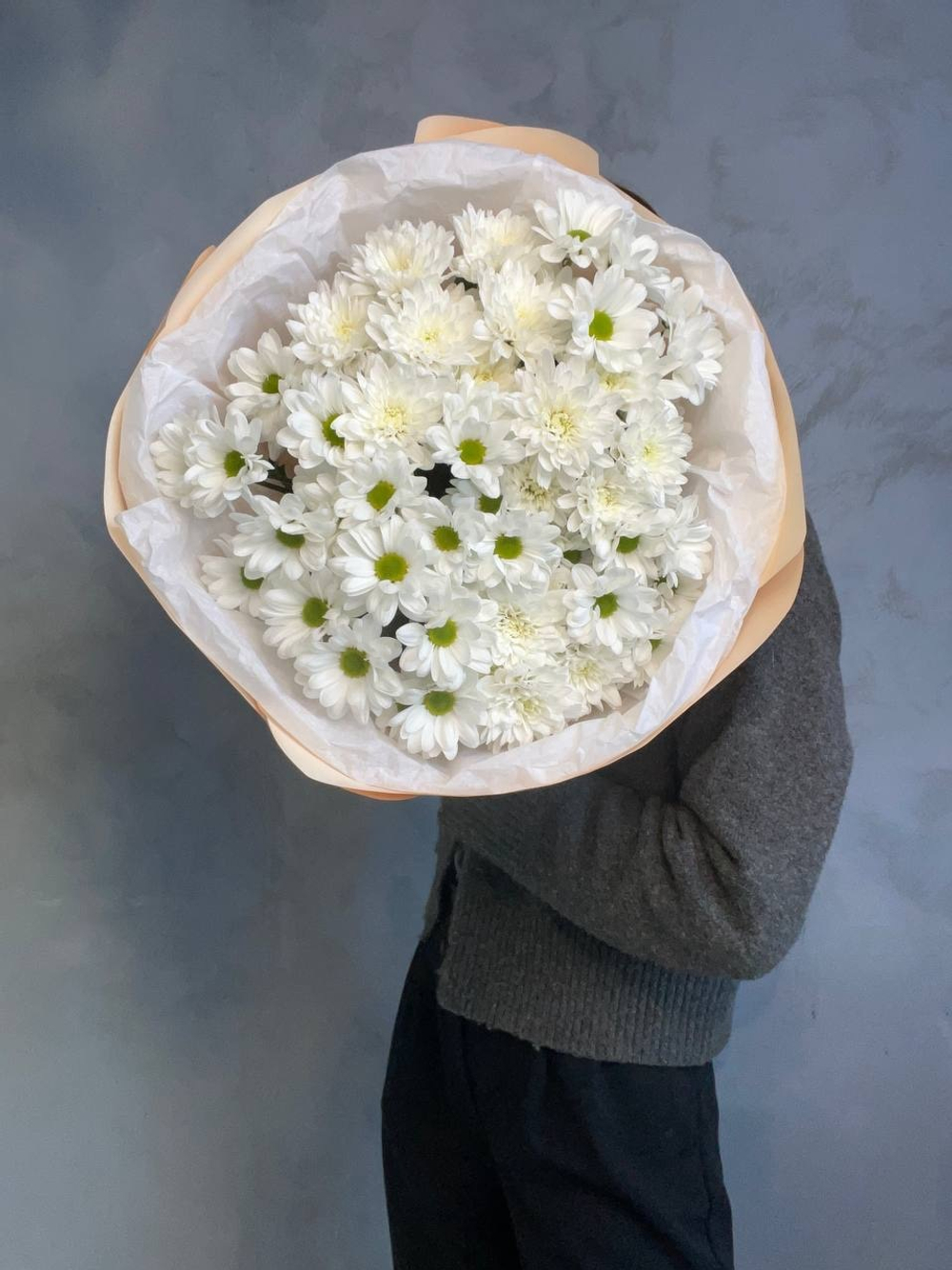 Букет ромашек микс в оформление.