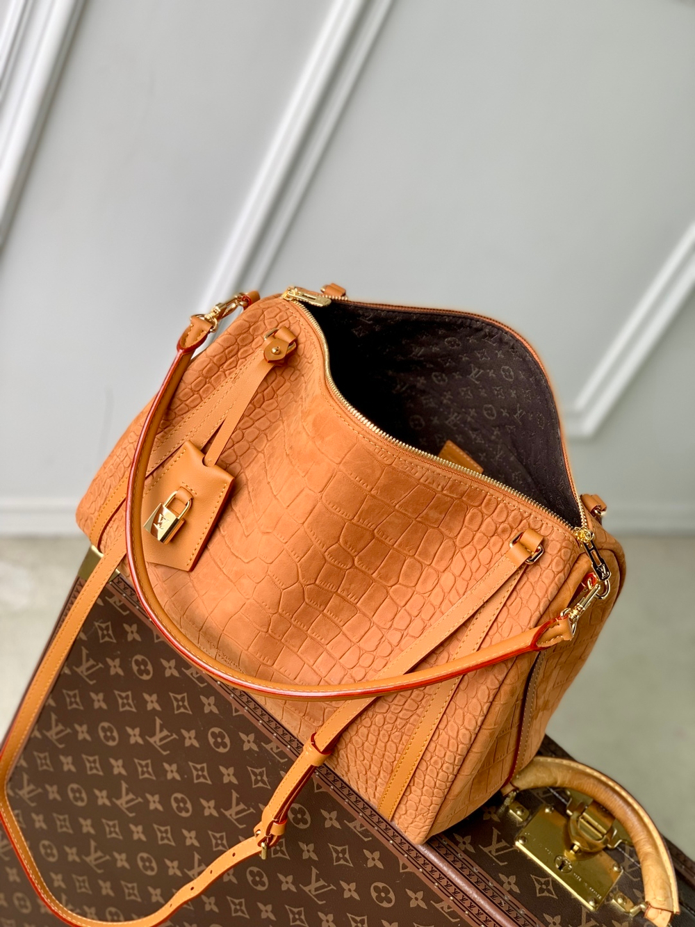 Louis Vuitton Express MM