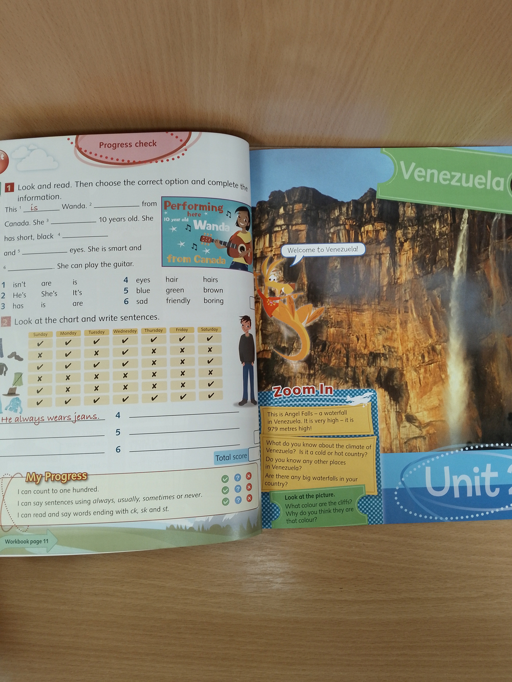 Next Move British English Level 4 Student's Book Pack (+DVD-ROM)