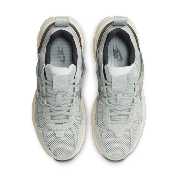 NIKE V2K Run Беговые кроссовки Низкие Топы Float Лайм/Металлик Chrome/Свет Земляной Коричневый/Черный/Свет Серебряный Женские