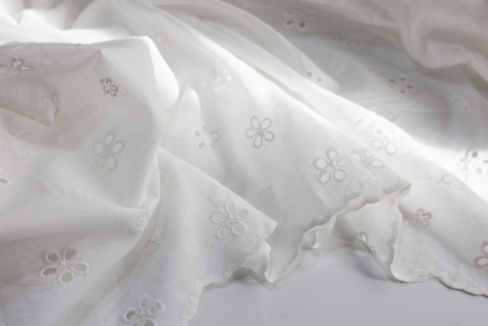 БЕЛЫЕ ЦВЕТОЧКИ - Шитье (1427 Маша)