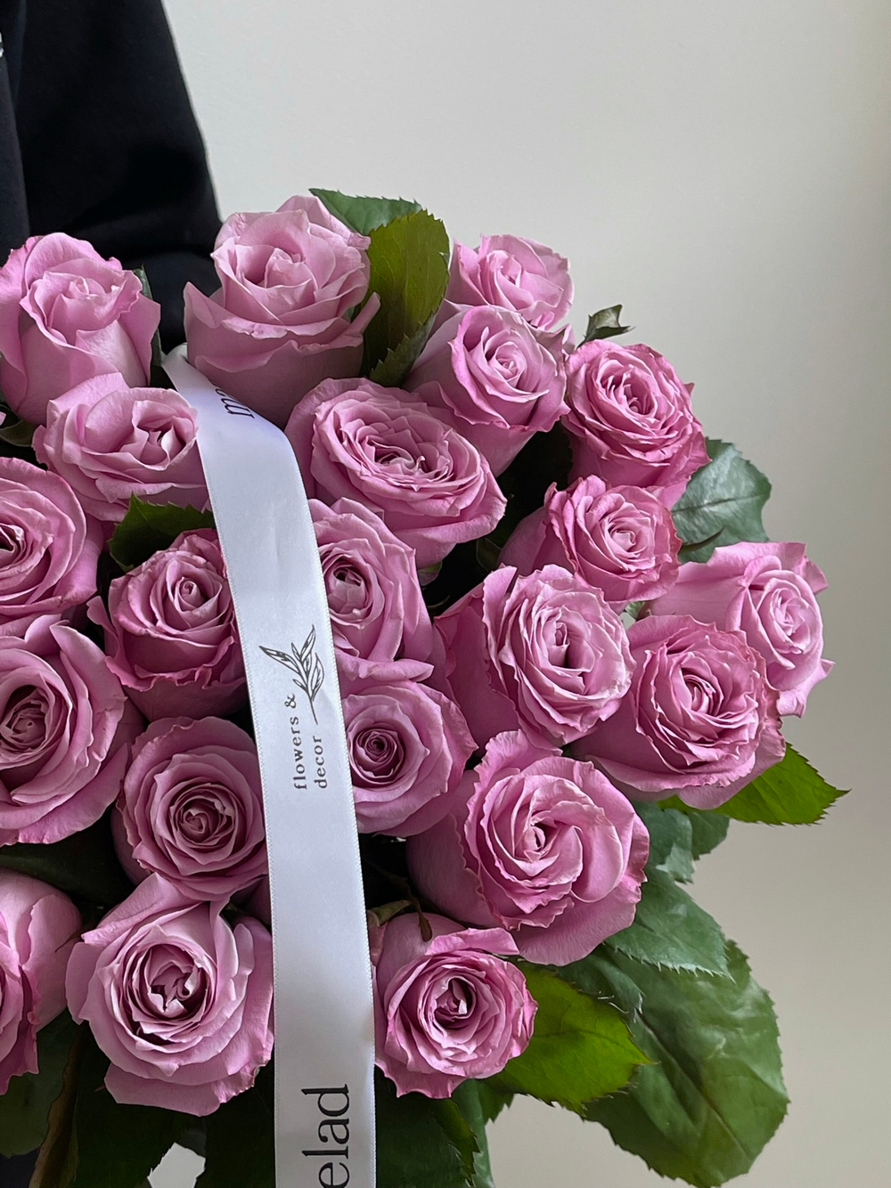 Розы фиолетового оттенка