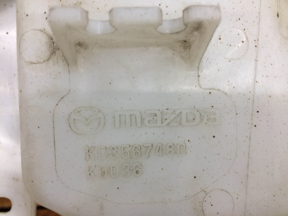 Бачок омывателя Mazda CX-5 1 (KE) 11-17 Б/У Оригинал KD3567480
