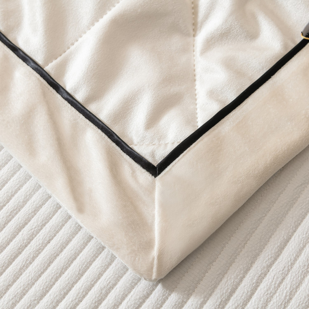 Велюровое покрывало в клетку с наволочками OVL033