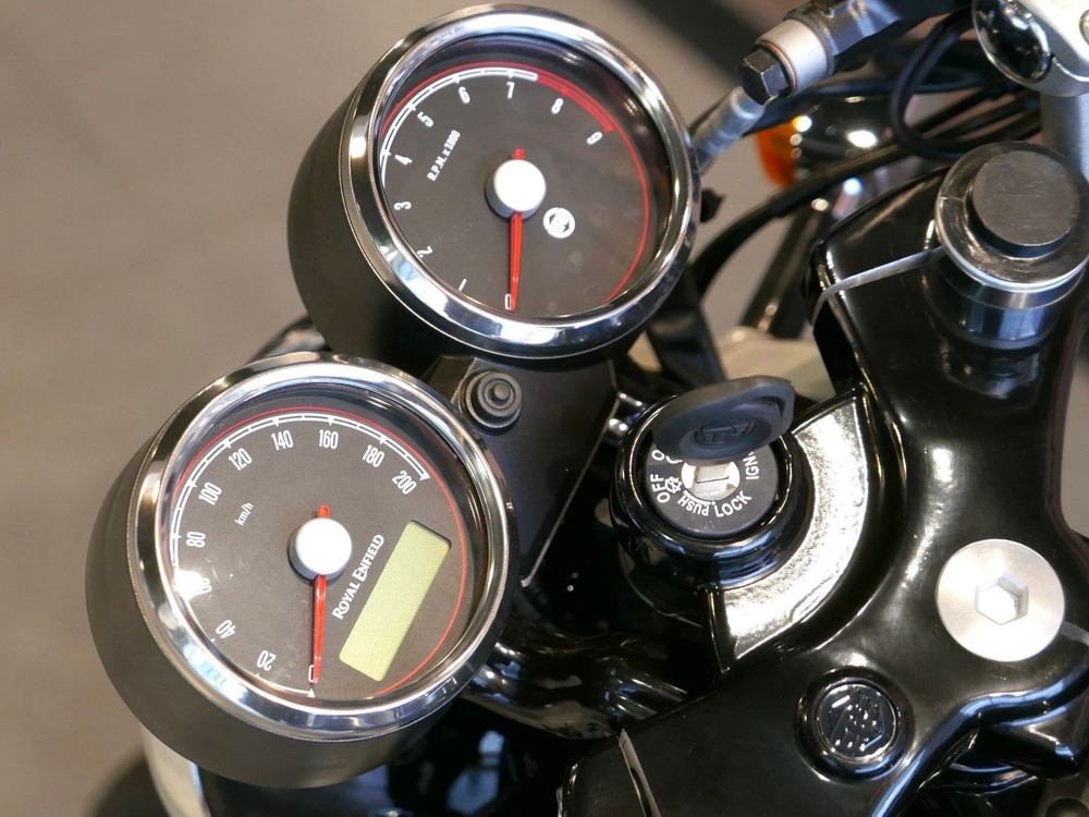 Royal Enfield Continental GT 650 Dux Deluxe (Custom / Dual tone)
