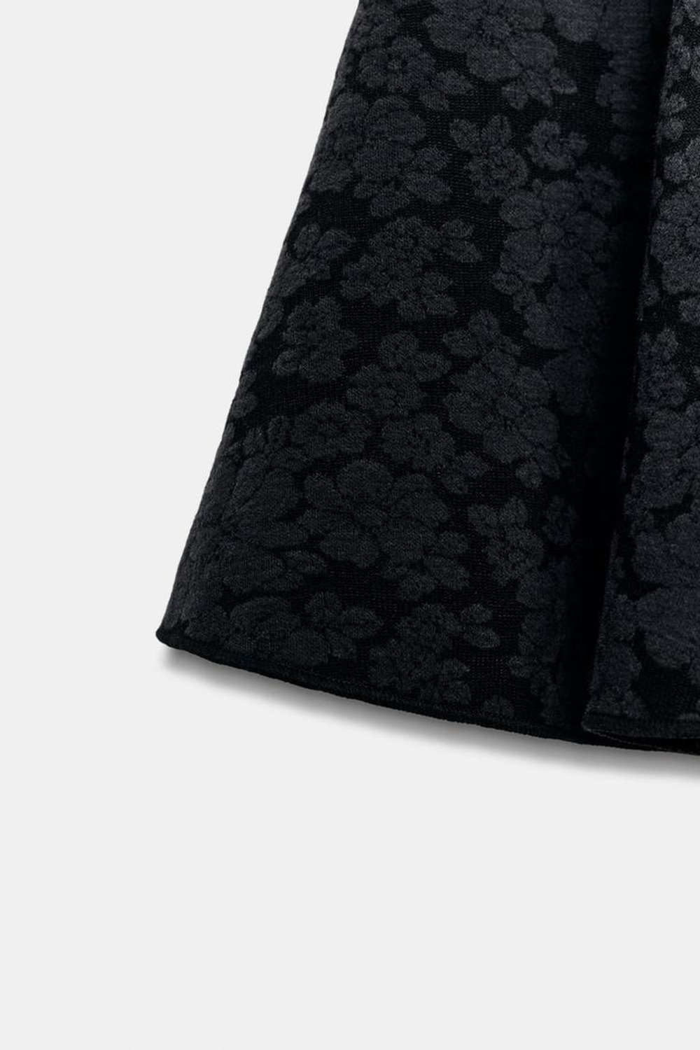 ZARA КОРОТКОЕ ЖАККАРДОВОЕ ПЛАТЬЕ, ЧЕРНЫЙ