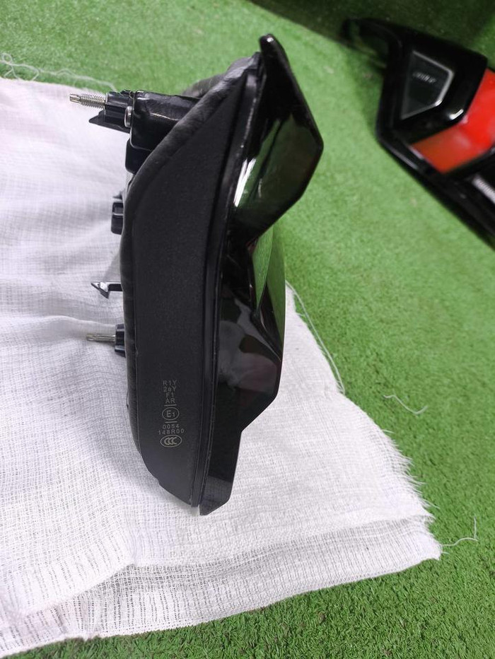 Фонарь левый внутренний BMW X3 G01 (2021-н.в.)